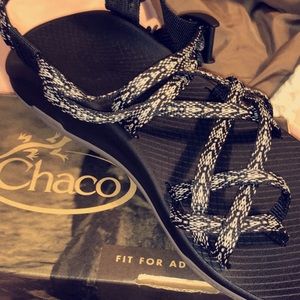 Women’s chacos size 9